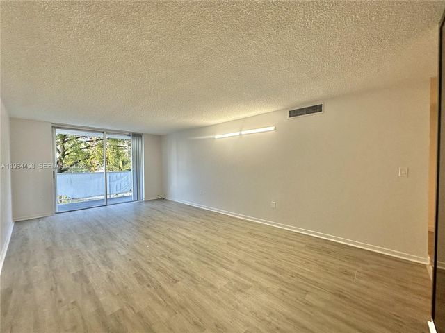 1470 NE 125th Terrace 210, North Miami, FL 33161
