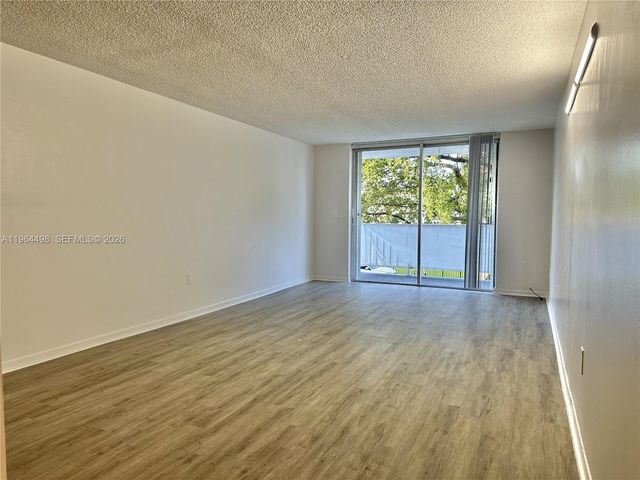 1470 NE 125th Terrace 210, North Miami, FL 33161