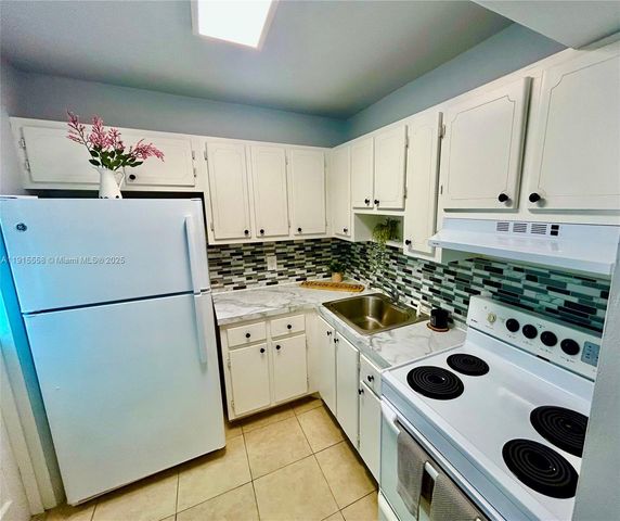 2213 NE 1st Ct 203, Boynton Beach, FL 33435