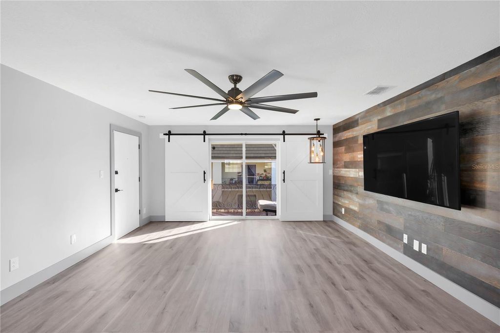 Image 10 of property listing at 1500 GAY ROAD 8D, Winter Park, FL 32789