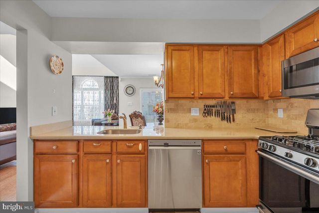 18 KENTON PL, Mount Laurel, NJ 08054
