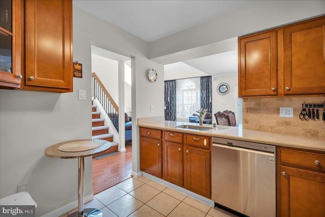 18 KENTON PL, Mount Laurel, NJ 08054