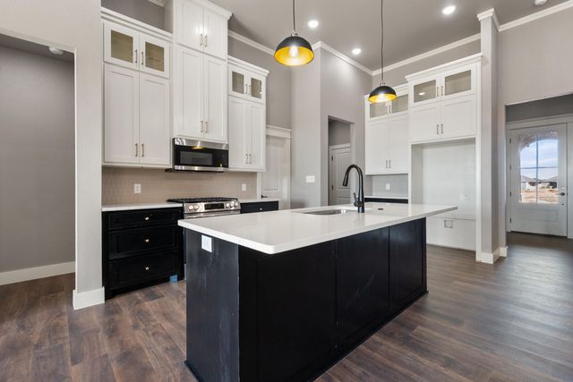 1111 N 6th Street, Wolfforth, TX 79382