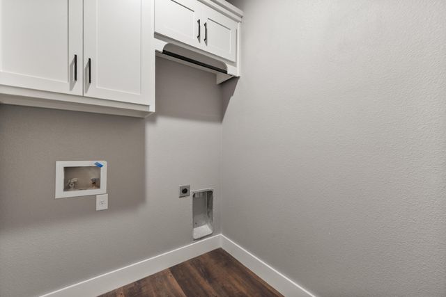 1111 N 6th Street, Wolfforth, TX 79382