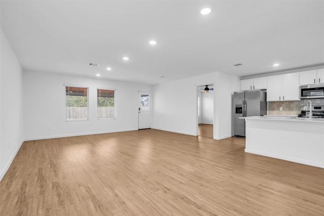 1902 Champions Drive, Navasota, TX 77868