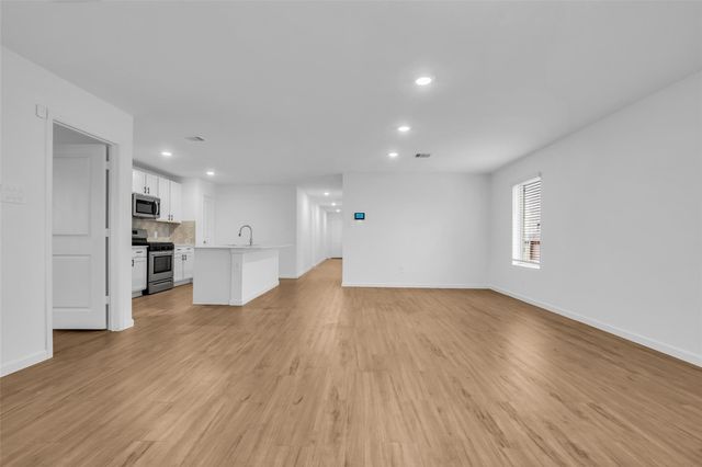 1902 Champions Drive, Navasota, TX 77868