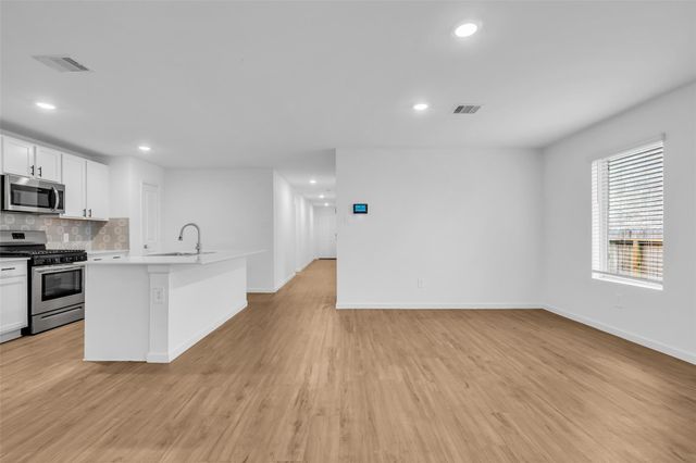 1902 Champions Drive, Navasota, TX 77868