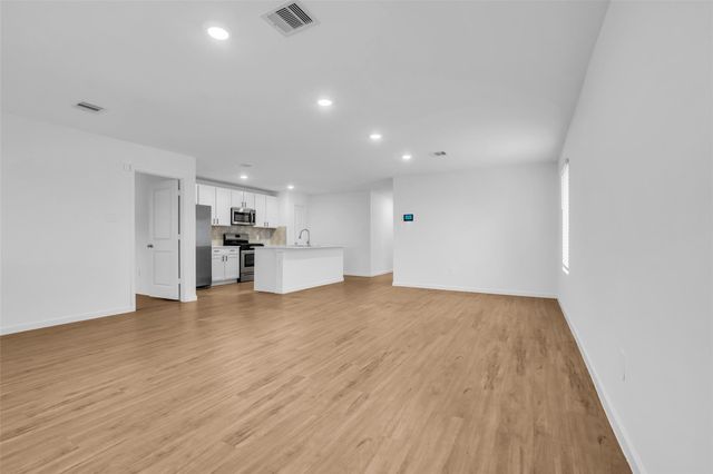 1902 Champions Drive, Navasota, TX 77868