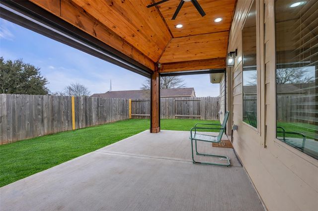 1902 Champions Drive, Navasota, TX 77868