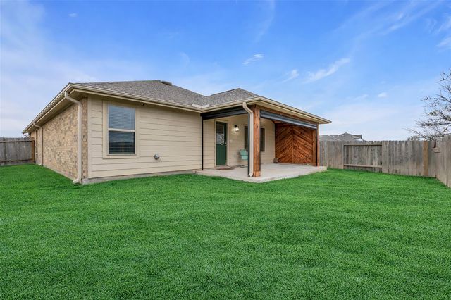 1902 Champions Drive, Navasota, TX 77868