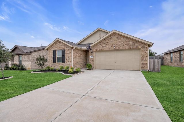 1902 Champions Drive, Navasota, TX 77868