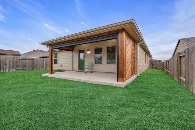 1902 Champions Drive, Navasota, TX 77868