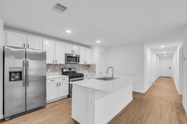 1902 Champions Drive, Navasota, TX 77868