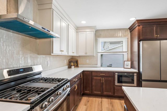 4898 Abbott AVENUE, Greenfield, WI 53220