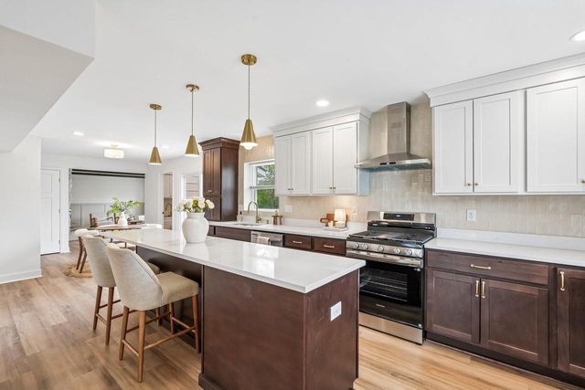 4898 Abbott AVENUE, Greenfield, WI 53220
