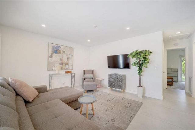 50 NE 30th Court 1-2, Wilton Manors, FL 33334
