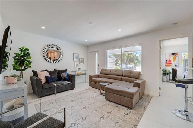50 NE 30th Court 1-2, Wilton Manors, FL 33334