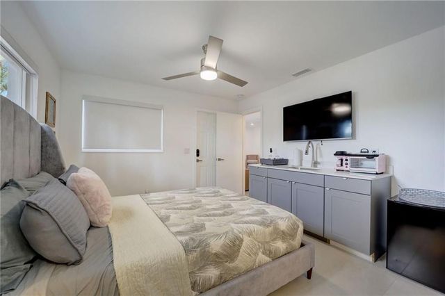 50 NE 30th Court 1-2, Wilton Manors, FL 33334