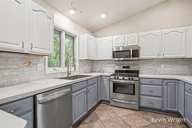 1802 Duchess Court, Muskegon, MI 49445