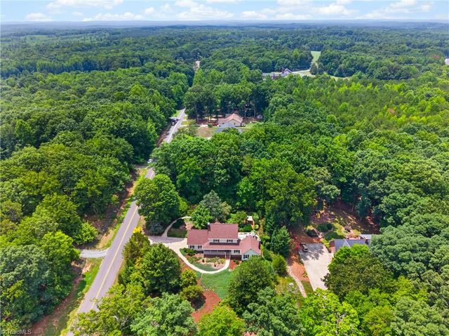 2866 Hickory Drive, Asheboro, NC 27205