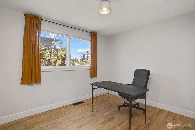18806 4th Avenue S, Burien, WA 98148