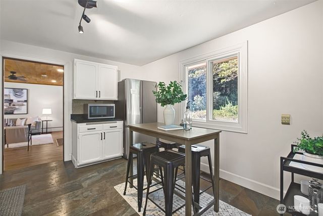 18806 4th Avenue S, Burien, WA 98148