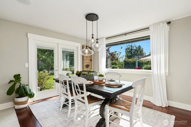 19828 SE 8th Street, Sammamish, WA 98074