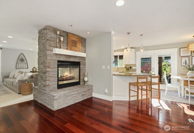 19828 SE 8th Street, Sammamish, WA 98074