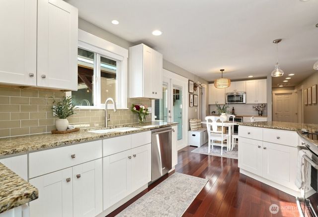 19828 SE 8th Street, Sammamish, WA 98074