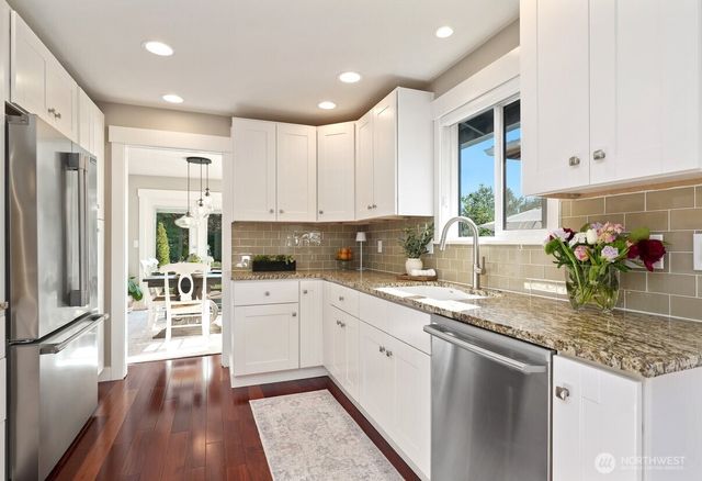 19828 SE 8th Street, Sammamish, WA 98074