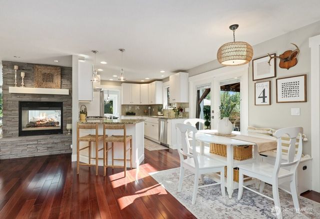 19828 SE 8th Street, Sammamish, WA 98074
