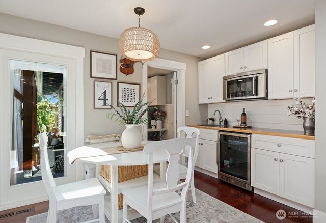 19828 SE 8th Street, Sammamish, WA 98074