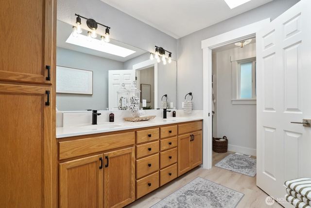 19828 SE 8th Street, Sammamish, WA 98074