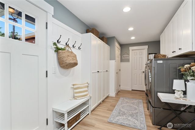 19828 SE 8th Street, Sammamish, WA 98074