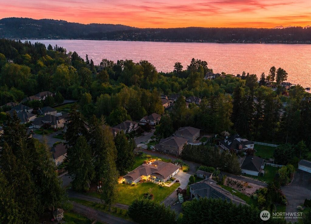 19828 SE 8th Street, Sammamish, WA 98074