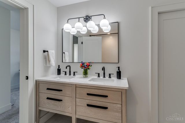 7156 Maple Avenue, Madeira, OH 45243