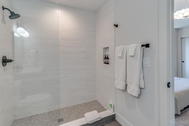 7156 Maple Avenue, Madeira, OH 45243