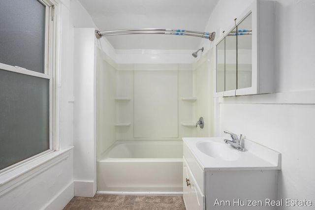 727 Union Avenue, Grand Rapids, MI 49503