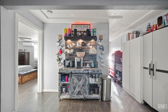 812 Brentwood Drive, Bakersfield, CA 93306