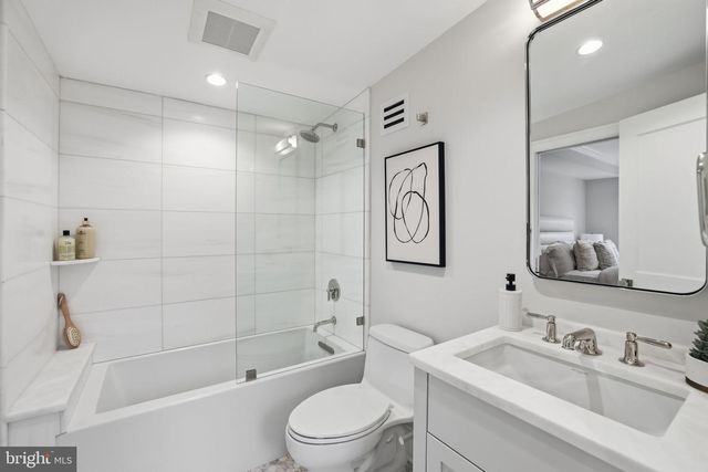 3418 RESERVOIR ST NW, Washington, DC 20007