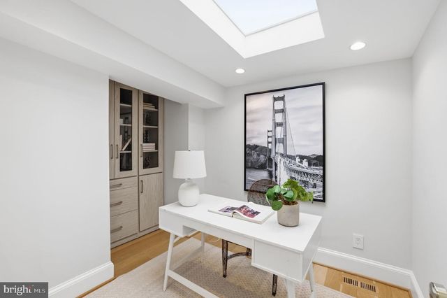 3418 RESERVOIR ST NW, Washington, DC 20007