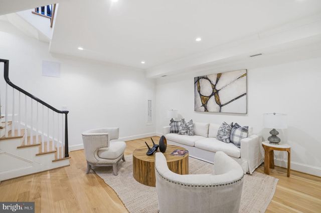 3418 RESERVOIR ST NW, Washington, DC 20007