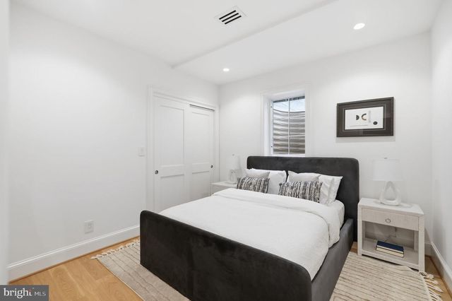 3418 RESERVOIR ST NW, Washington, DC 20007