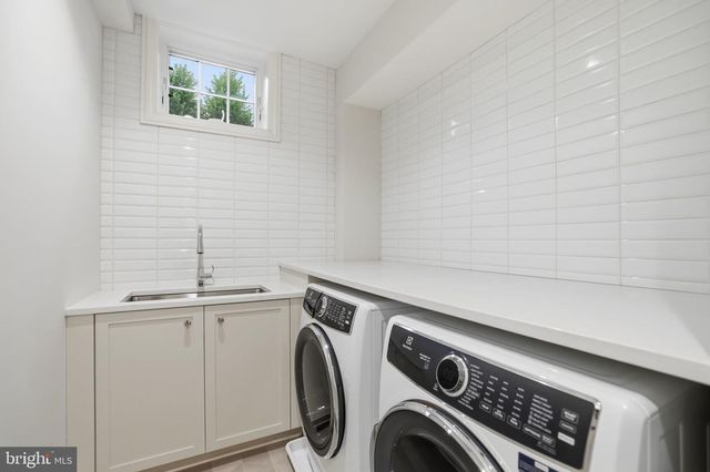 3418 RESERVOIR ST NW, Washington, DC 20007