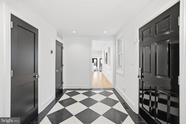 3418 RESERVOIR ST NW, Washington, DC 20007