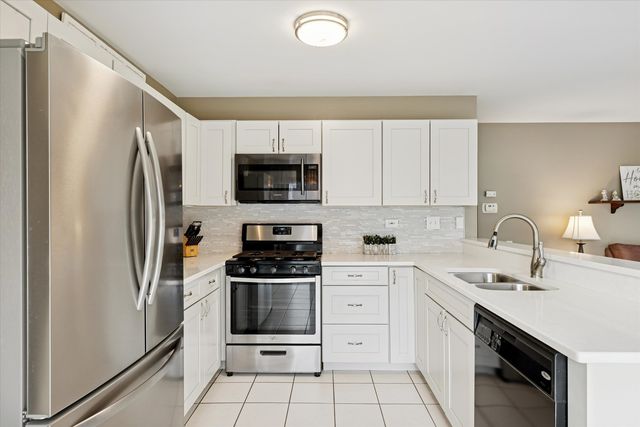 1157 Sawmill Lane, Algonquin, IL 60102