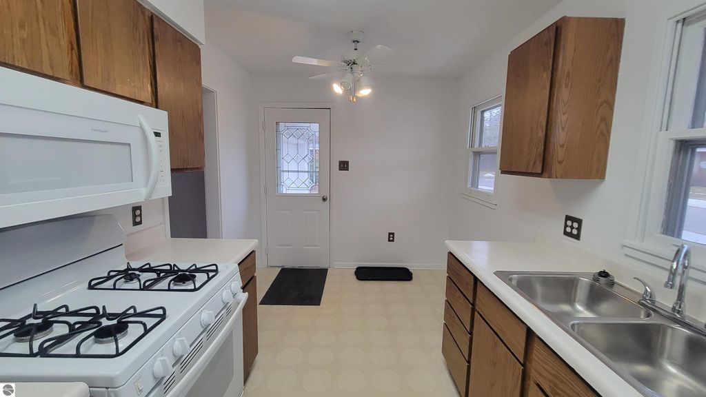 Image 4 of property listing at 8005B N Alaska Street # 15, Oscoda, MI 48750