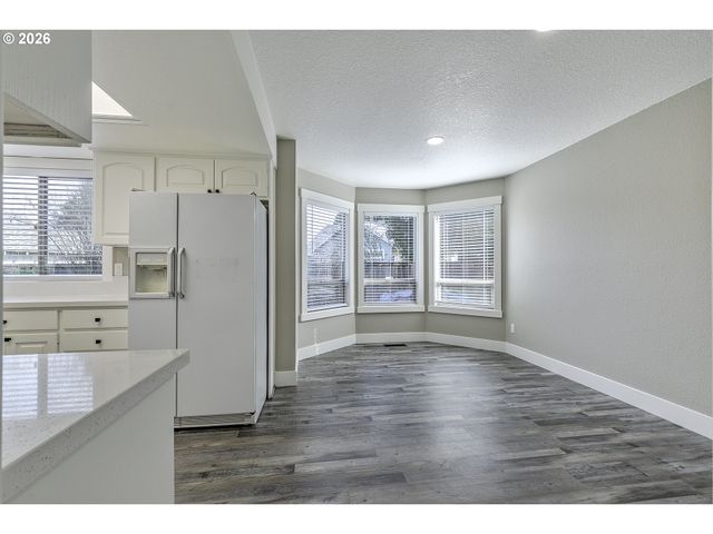 1524 Ne GREENSWORD Dr, Hillsboro, OR 97124