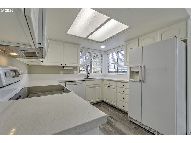 1524 Ne GREENSWORD Dr, Hillsboro, OR 97124