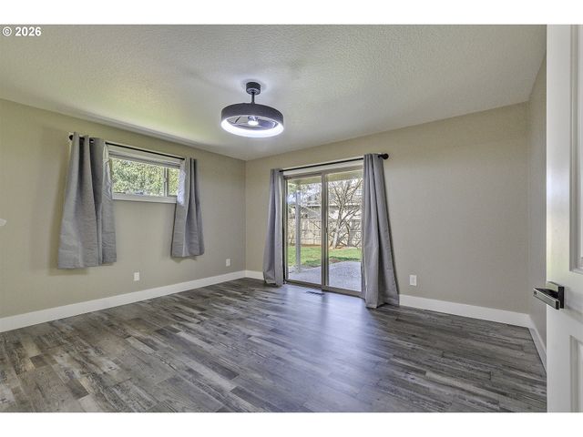 1524 Ne GREENSWORD Dr, Hillsboro, OR 97124